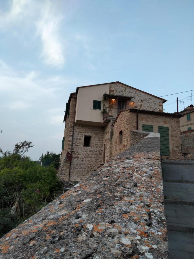 Casa Vacanze "Nonna Vela" Petroio ภายนอก รูปภาพ