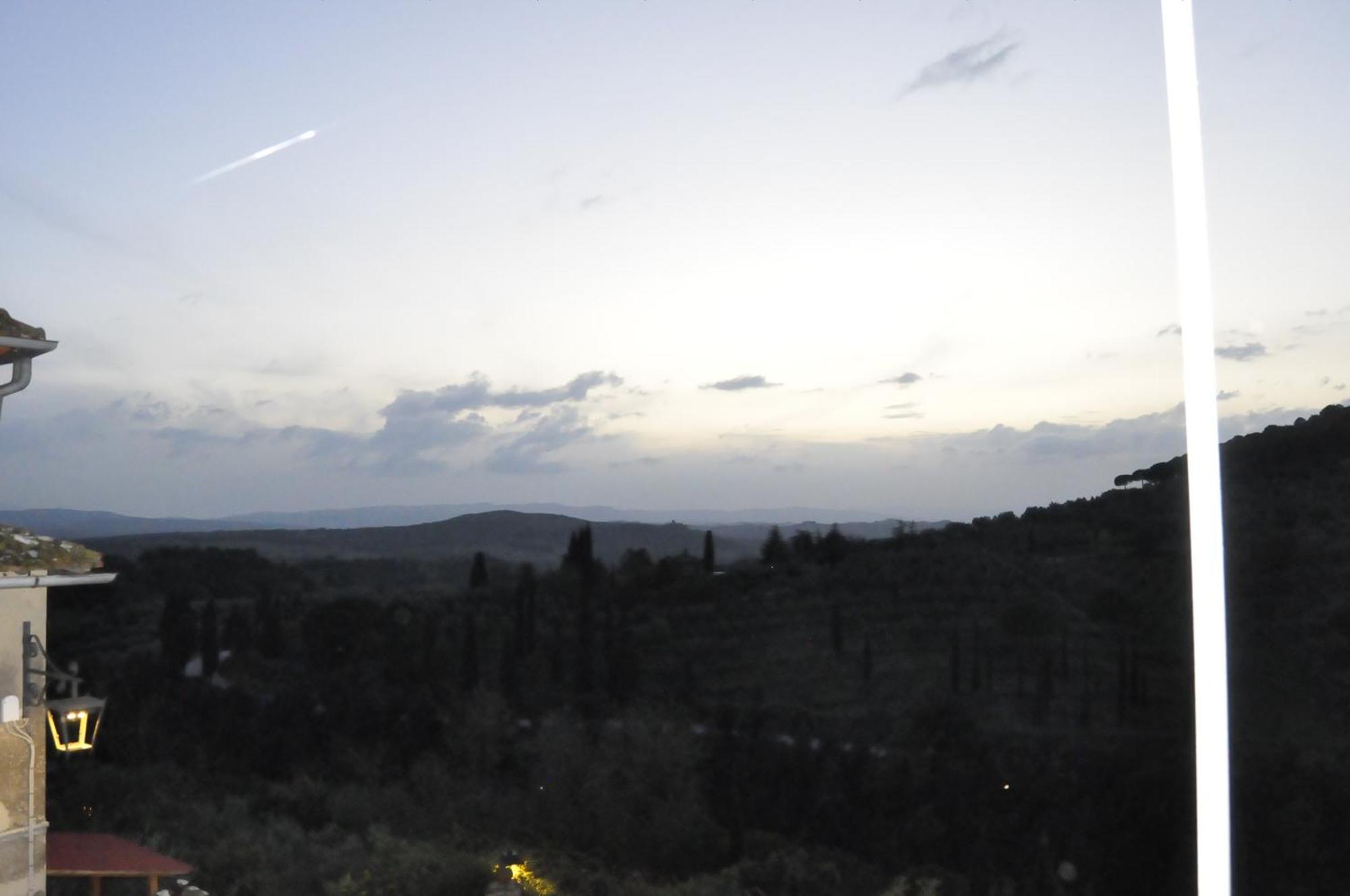 Casa Vacanze "Nonna Vela" Petroio ภายนอก รูปภาพ