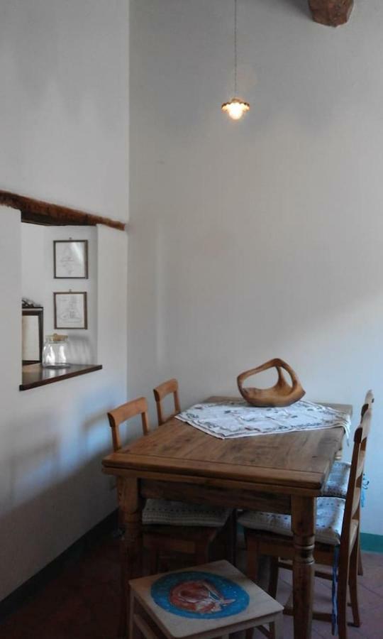 Casa Vacanze "Nonna Vela" Petroio ภายนอก รูปภาพ