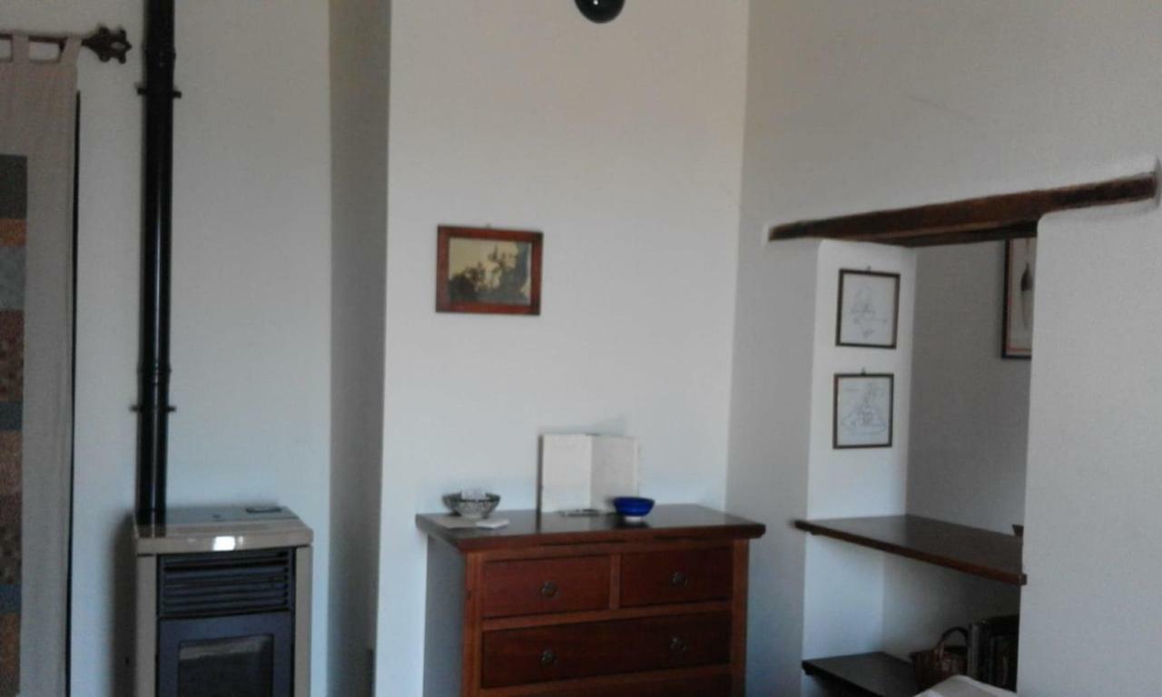 Casa Vacanze "Nonna Vela" Petroio ภายนอก รูปภาพ